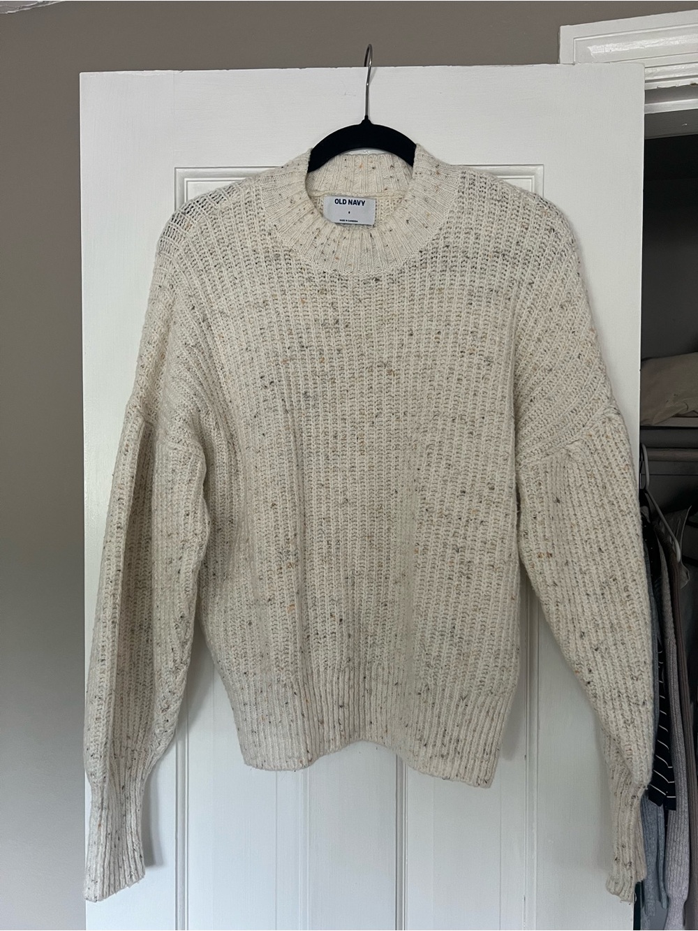 Old Navy Women’s Cream Speckled Sweater